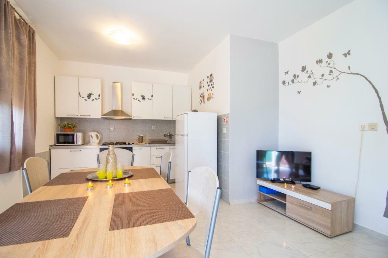 Apartmani Perkovic Gustirna Eksteriør billede